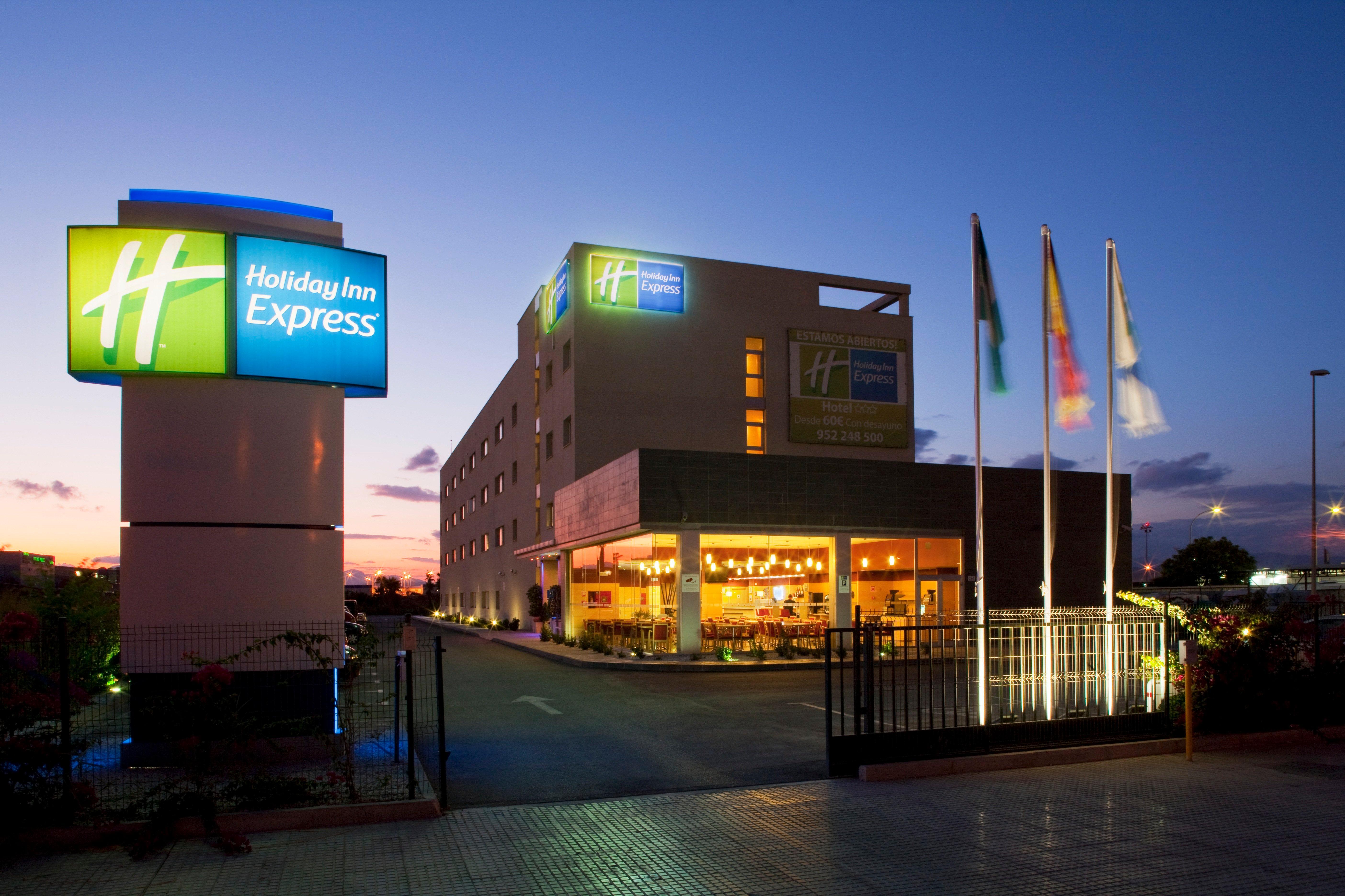 Holiday Inn Express Málaga Airport, an IHG Hotel Exterior foto