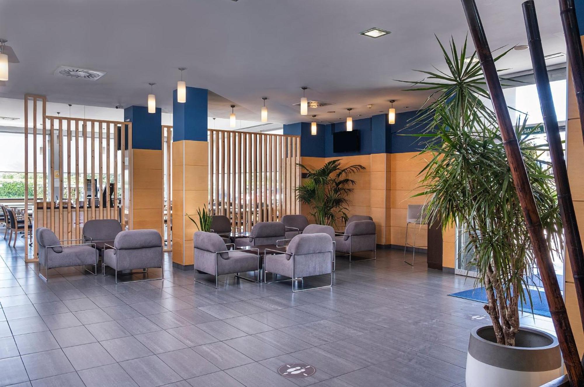 Holiday Inn Express Málaga Airport, an IHG Hotel Exterior foto