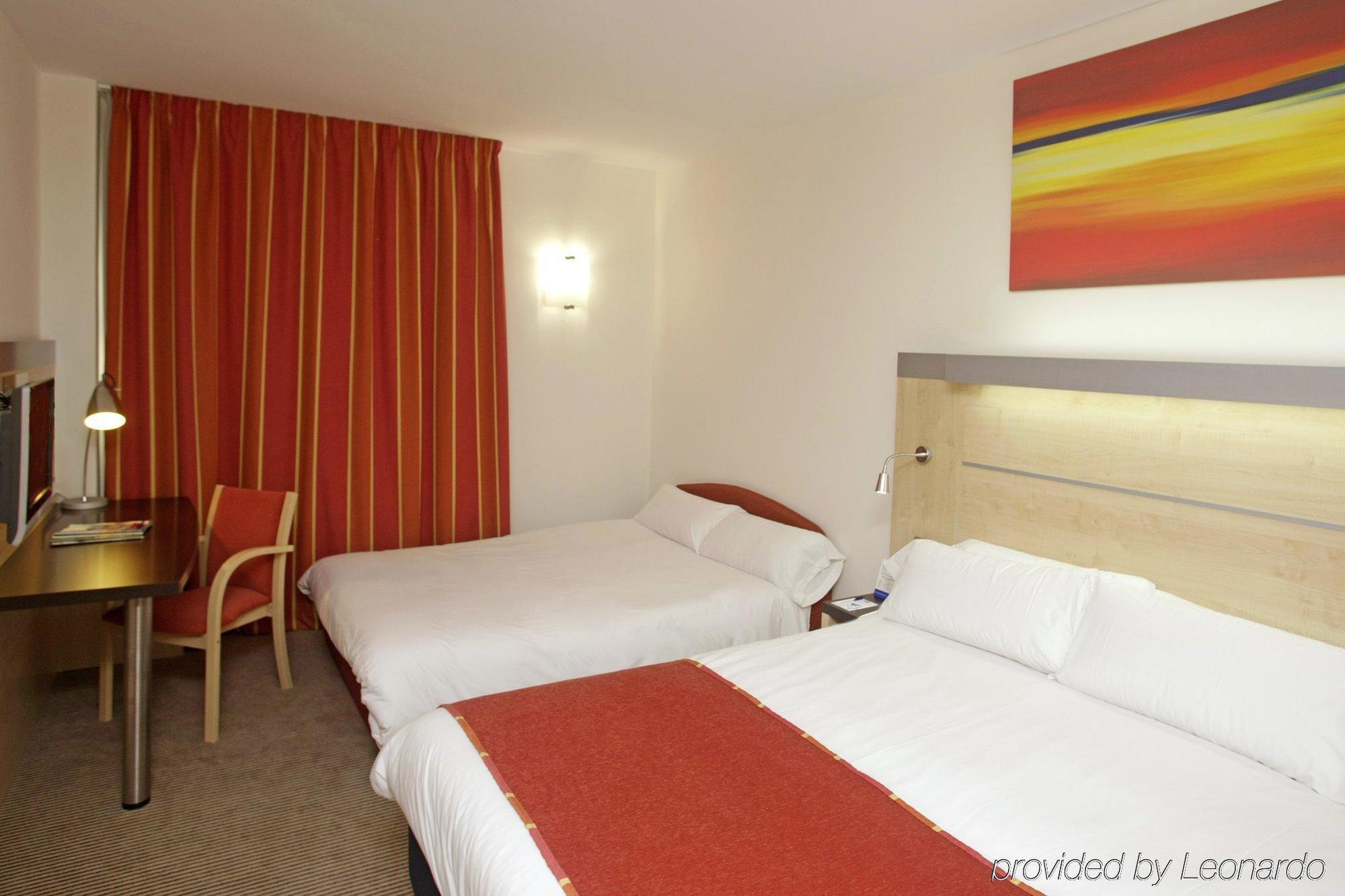 Holiday Inn Express Málaga Airport, an IHG Hotel Habitación foto