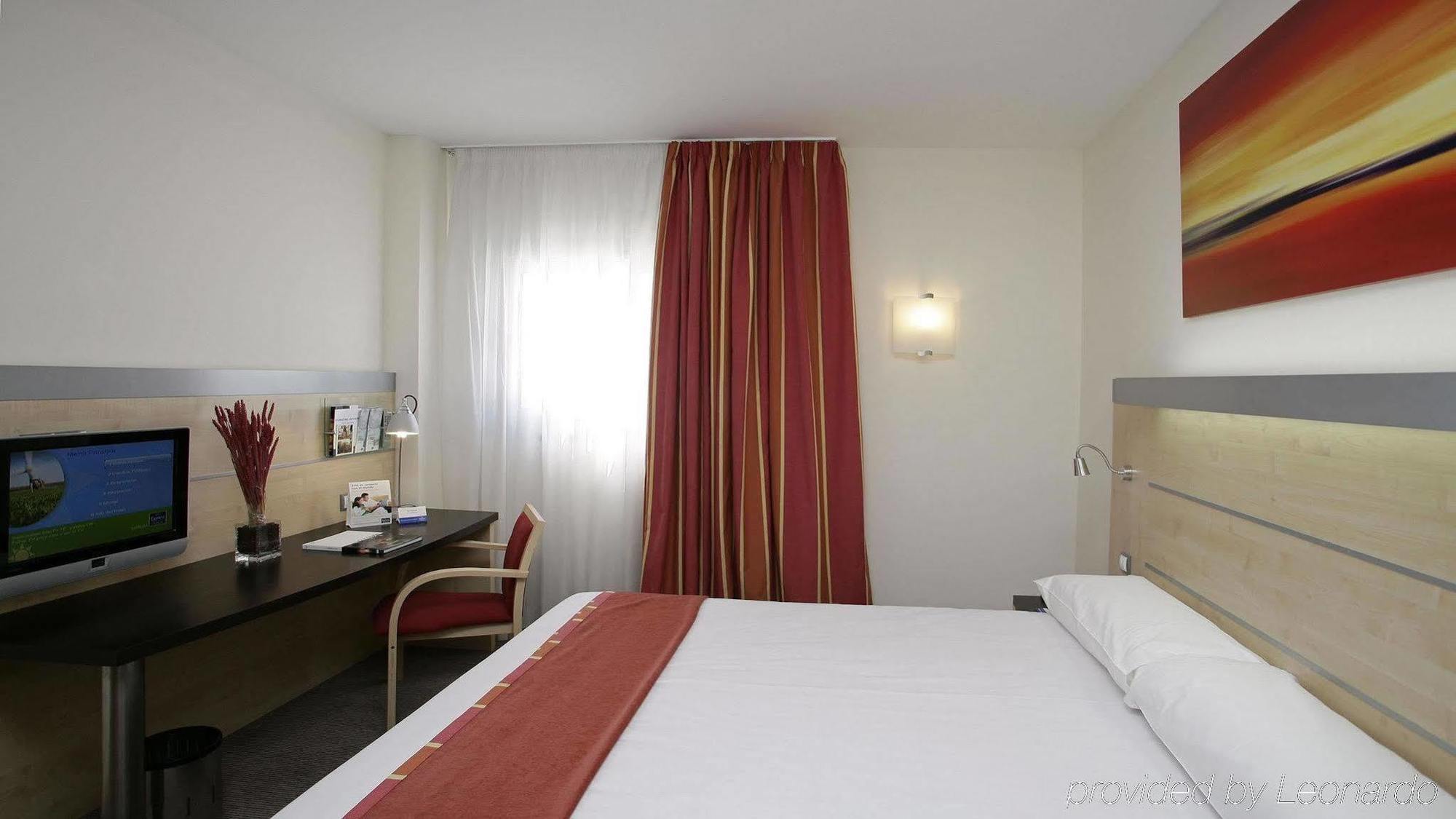 Holiday Inn Express Málaga Airport, an IHG Hotel Habitación foto